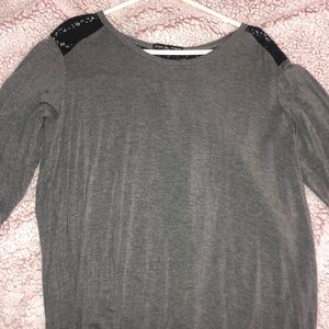 3/4 sleeve grey shirt with back detailing